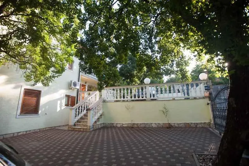 Apartments In Povile 43077 Horvátország
